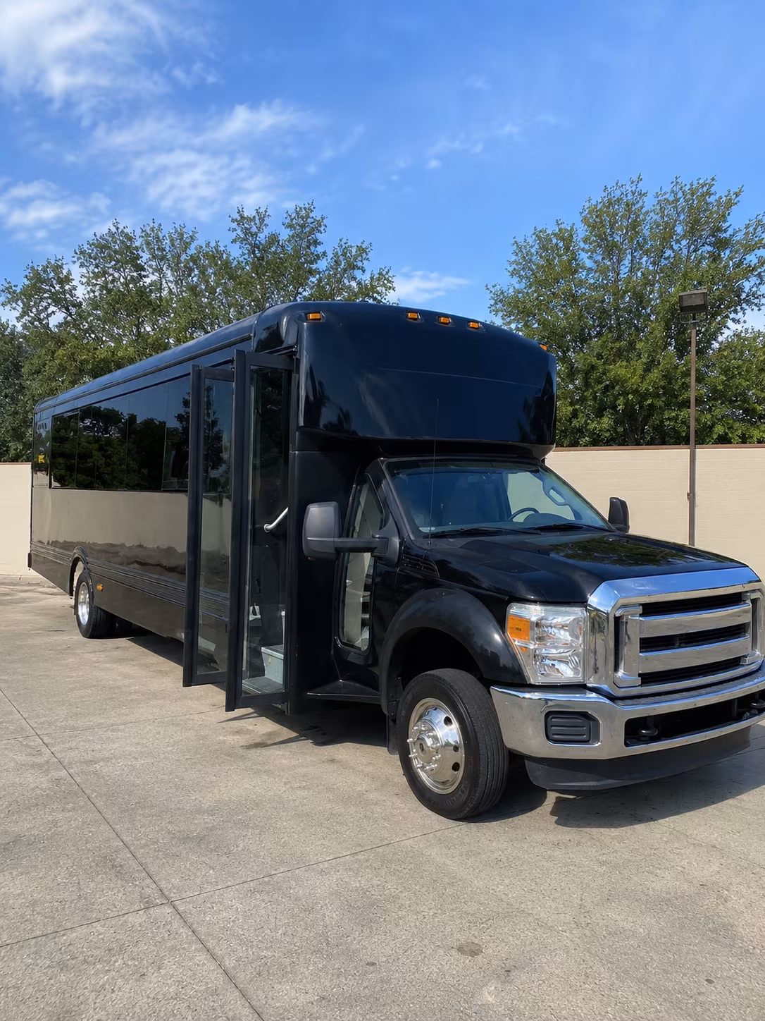 wichita falls 20 passenger party bus